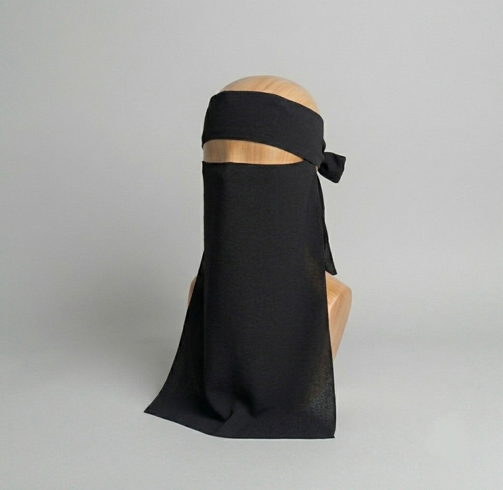 Niqab pull down Aswad