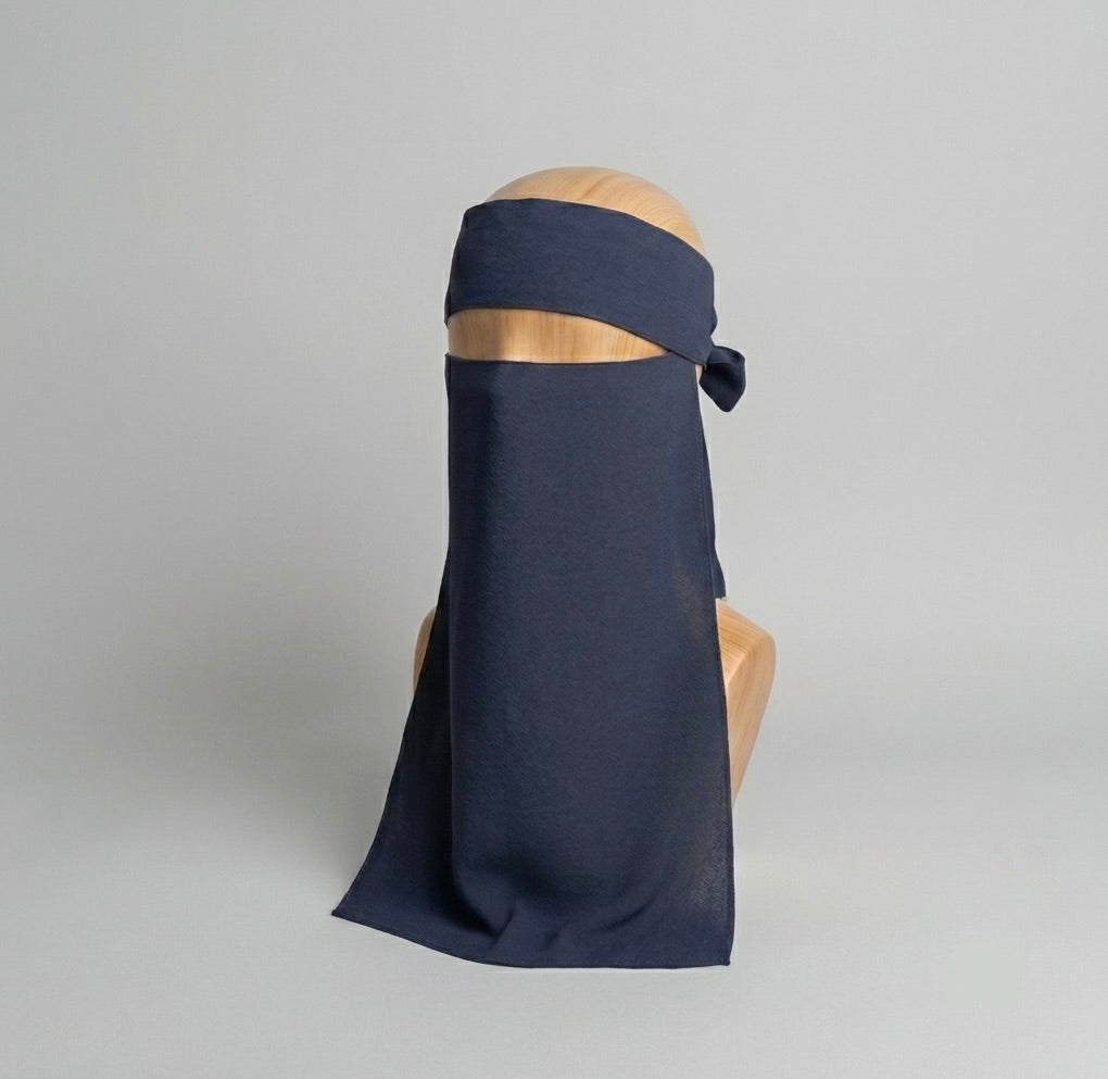 Niqab pull down Layl